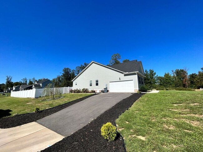 Building Photo - 2157 Kennington Pkwy N