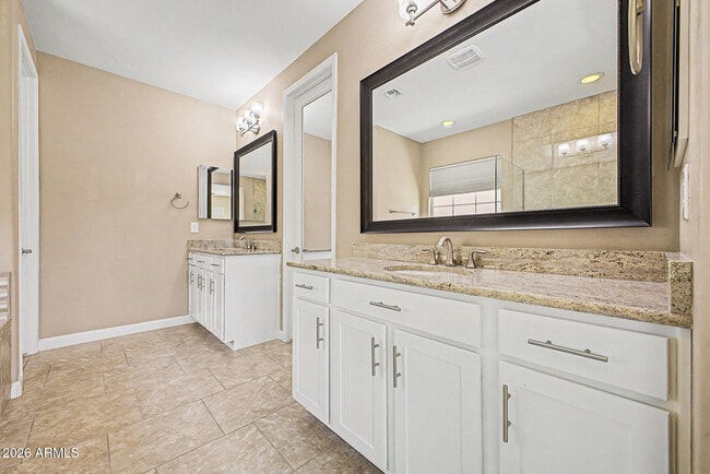 Building Photo - 4128 S Greythorne Way