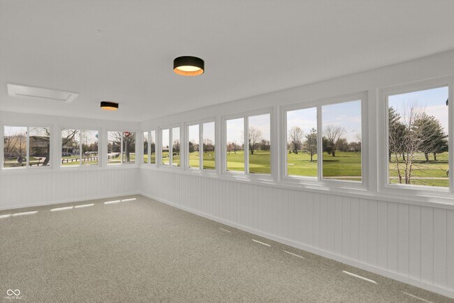 Building Photo - 3037 Golfview Dr
