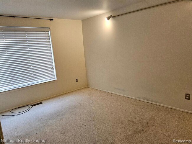 Building Photo - 8676 Community Blvd