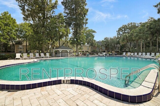 Building Photo - 4022 Versailles Dr