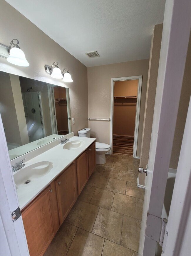 Building Photo - 1012 Mosaic Dr
