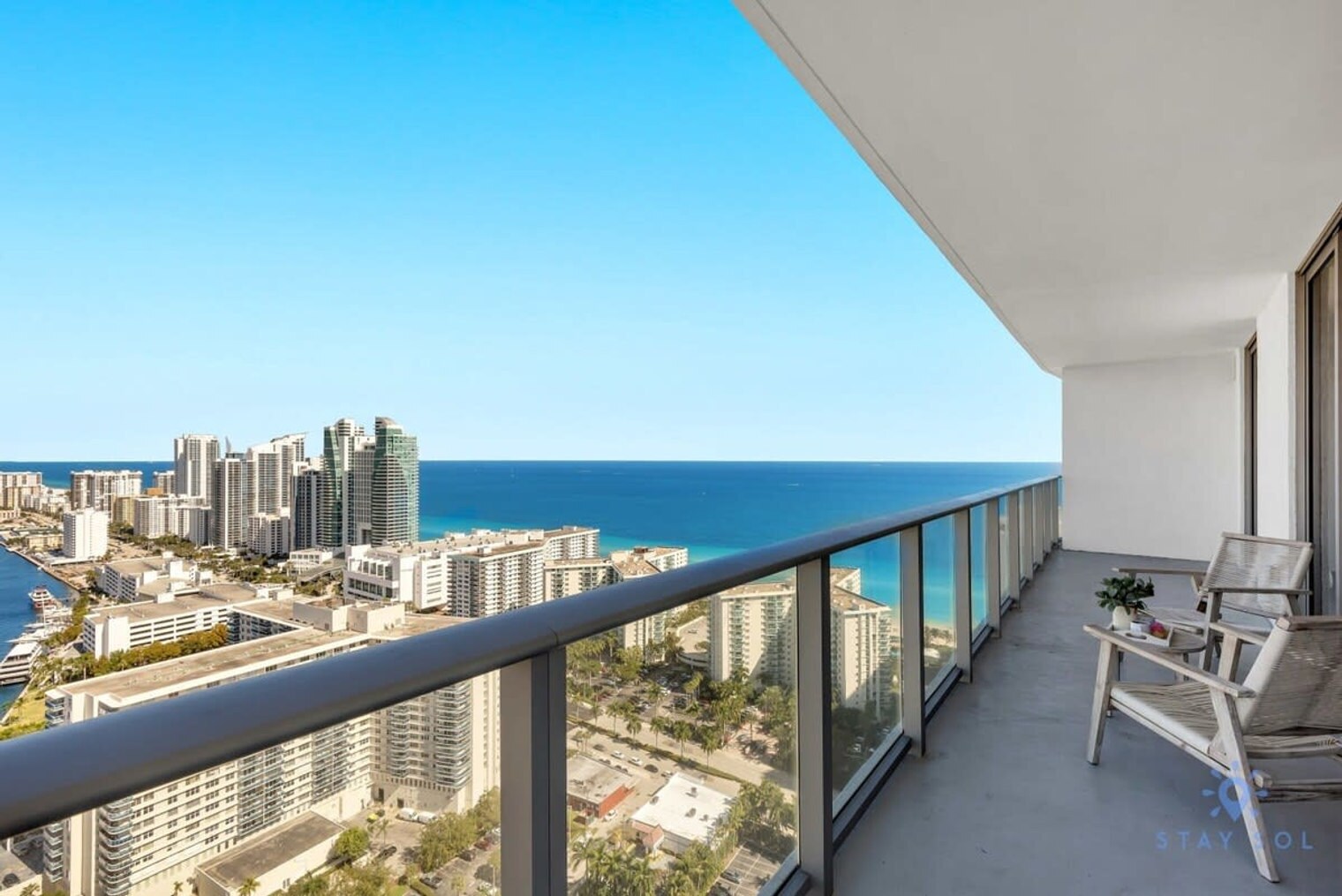 Building Photo - 4010 S Ocean Dr