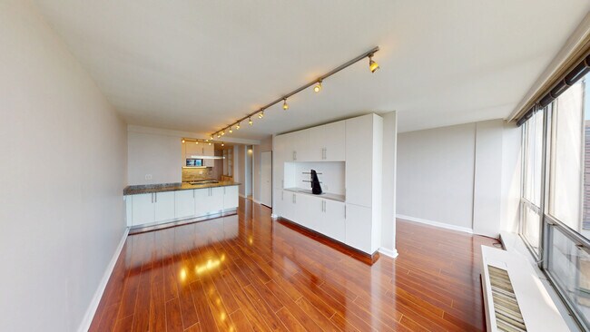 Building Photo - 330 W Diversey Pkwy