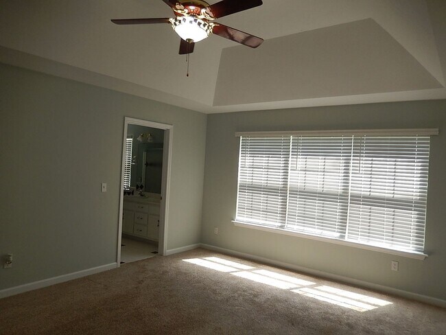 Building Photo - LOVELY 4/2.5 in Buck Lake Area on 1 Acre w/ 2 Car Garage, Washer/Dryer, Lawn Maint, & 2228 sq ft!...