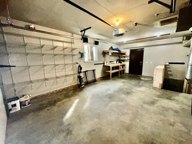 Building Photo - 10840 Delta Cir