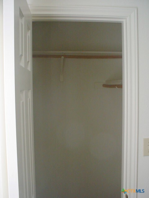 Building Photo - 104 Jocelyn Cir