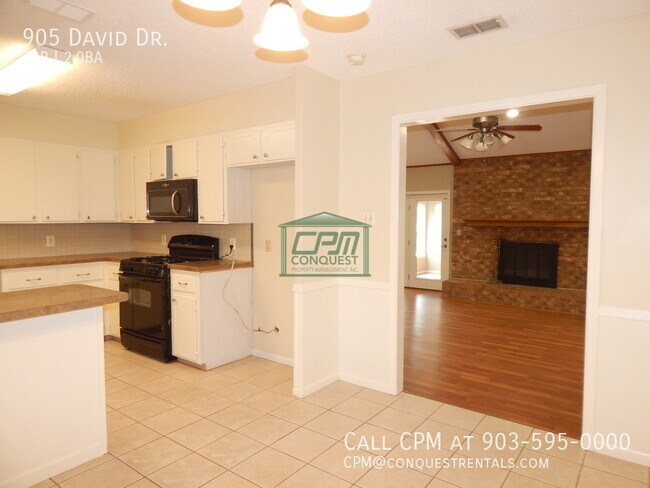 Building Photo - 905 David Dr