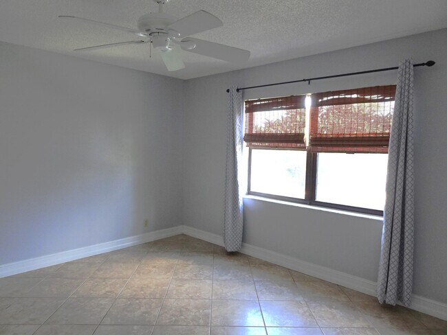 Building Photo - 12260 Sag Harbor Ct