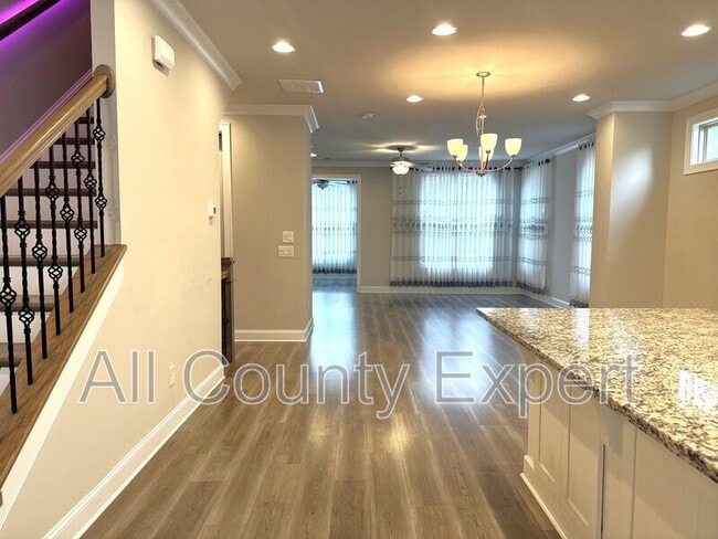 Building Photo - 1529 Huntwood Ct