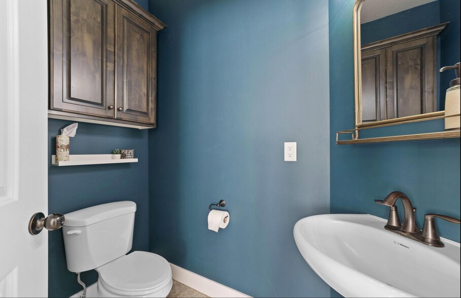 Building Photo - 203 W Silver Springs Dr