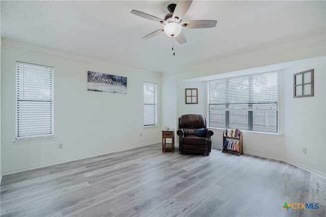 Building Photo - 1012 Pin Oak Dr