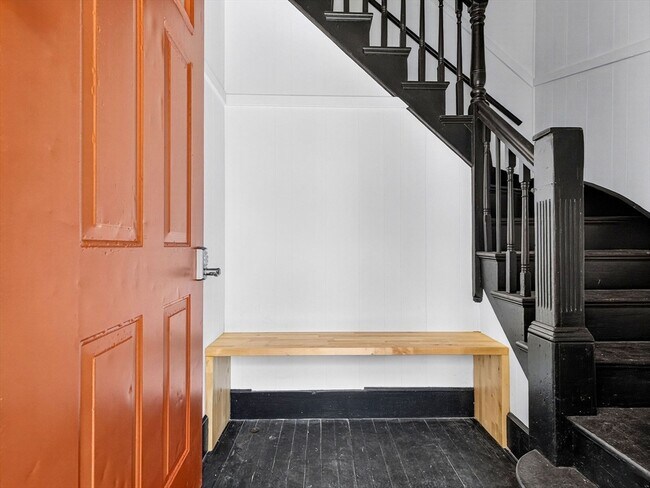 Building Photo - 469 Medford St