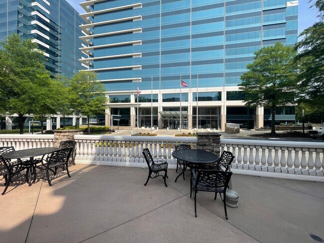 Building Photo - 10 Perimeter Summit Blvd NE