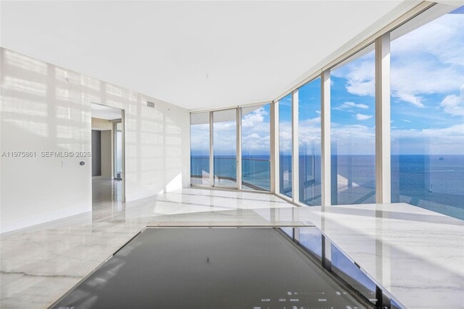 Building Photo - 18975 Collins Ave