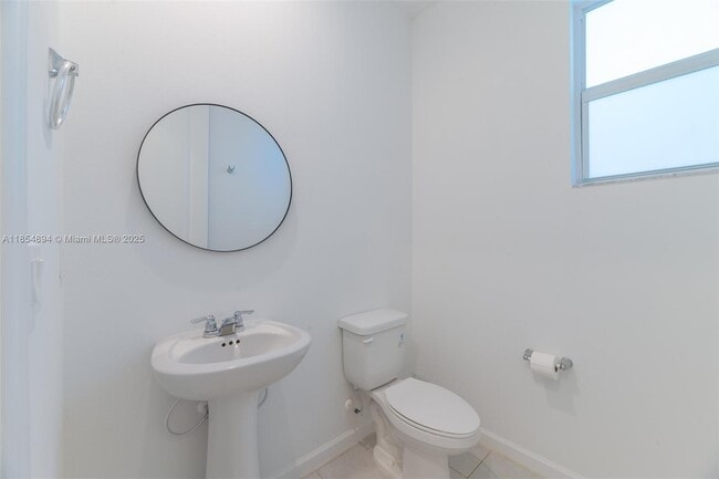 Building Photo - 10669 SW Gloriana St