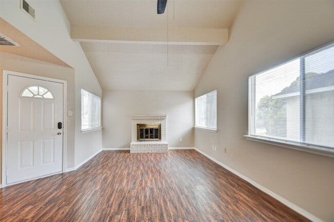 Building Photo - 13106 Townwood Dr