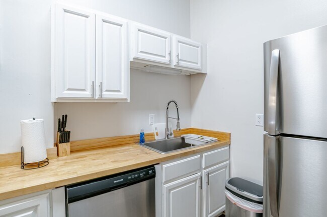 Building Photo - 163 State St