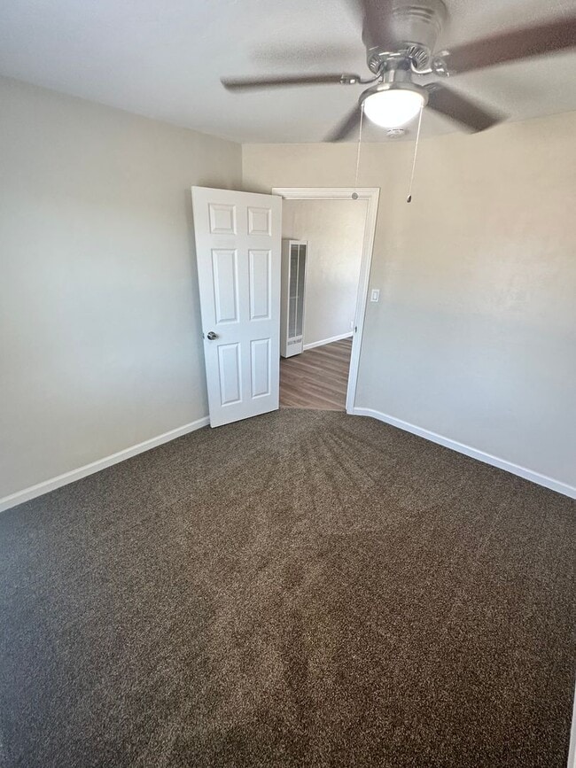 Building Photo - 2713 Karen Pl