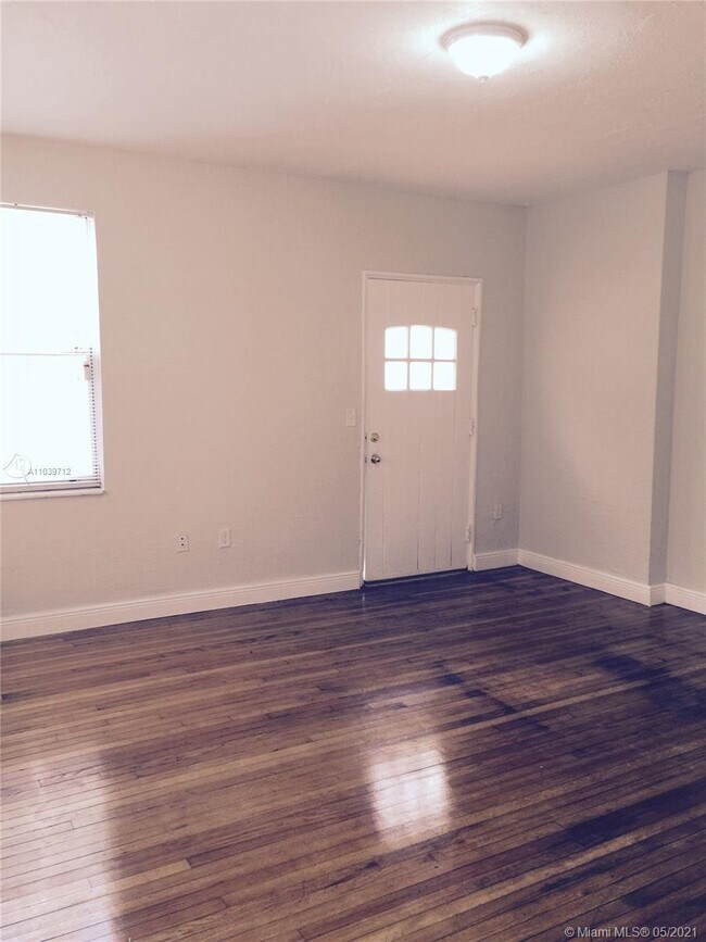 Building Photo - 726 Meridian Ave