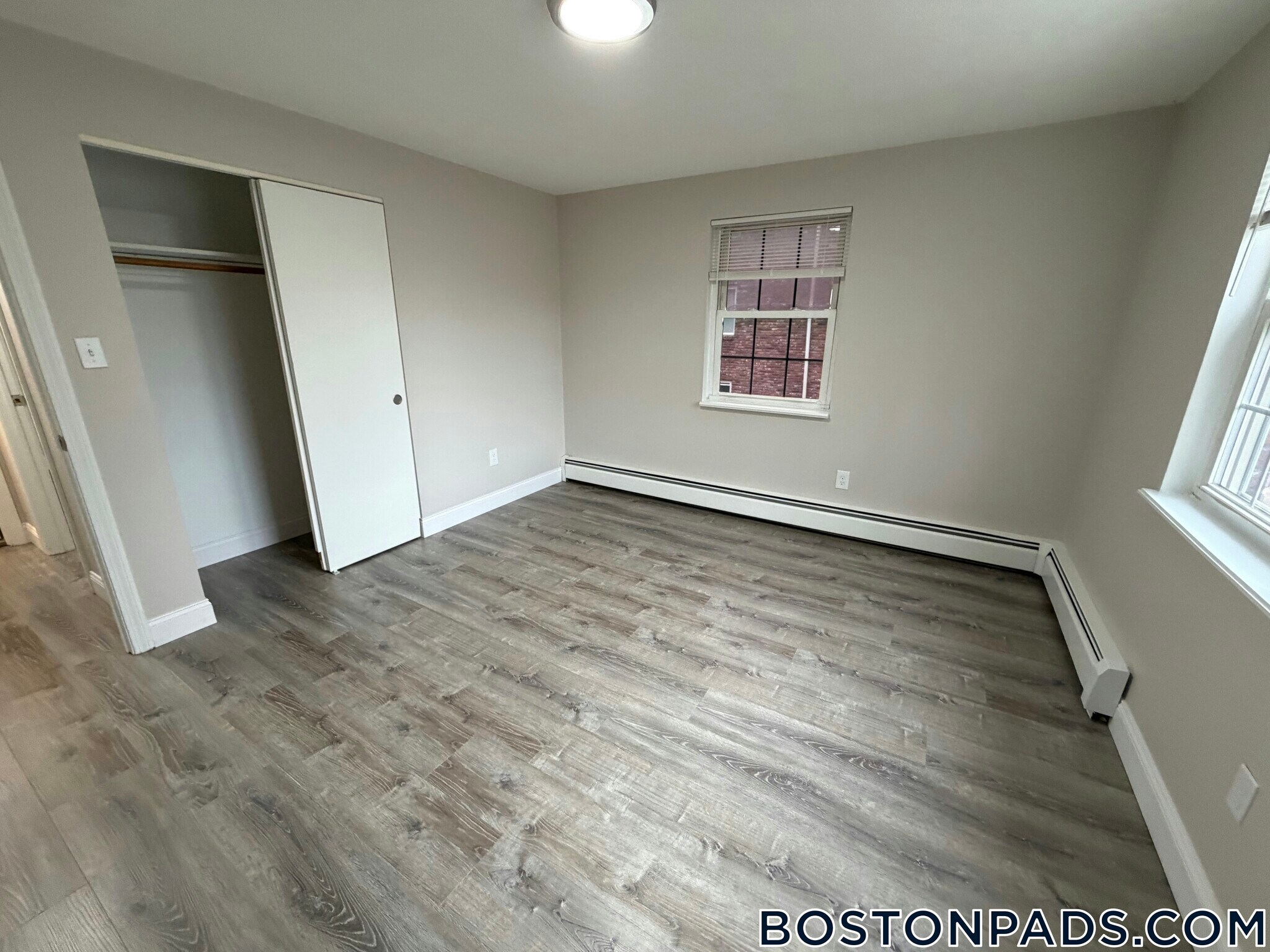 Building Photo - 71 Bernier St