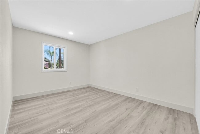 Building Photo - 5505 N Traymore Ave