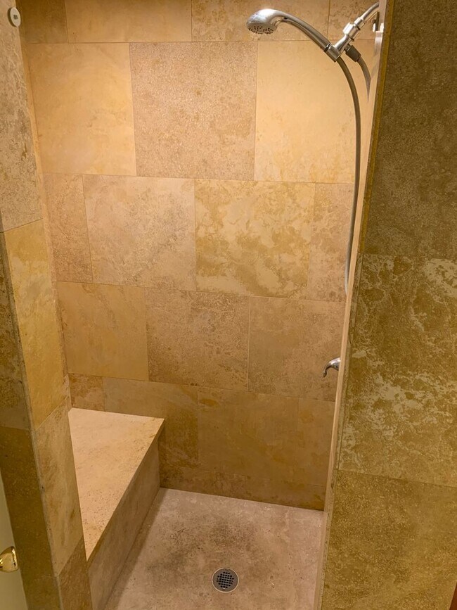 Building Photo - Kailua- Charming 1 bedroom, 1 bathroom cottage 2 blocks from the beach