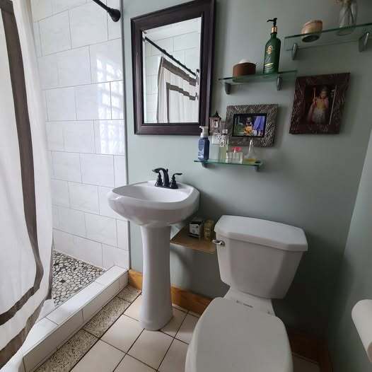 1st Bath - 528 19th Ave NE