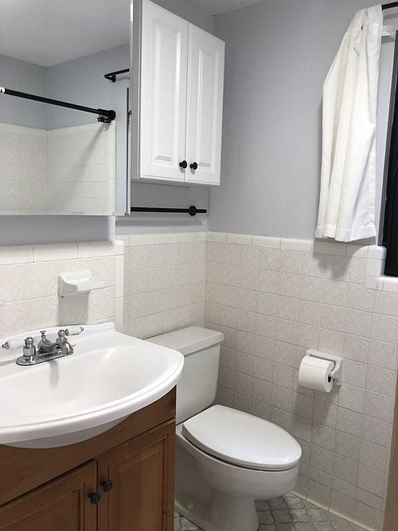 Building Photo - 282 Lexington St