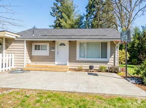 Building Photo - Fully renovated 2-BR Home – Space for Everything!