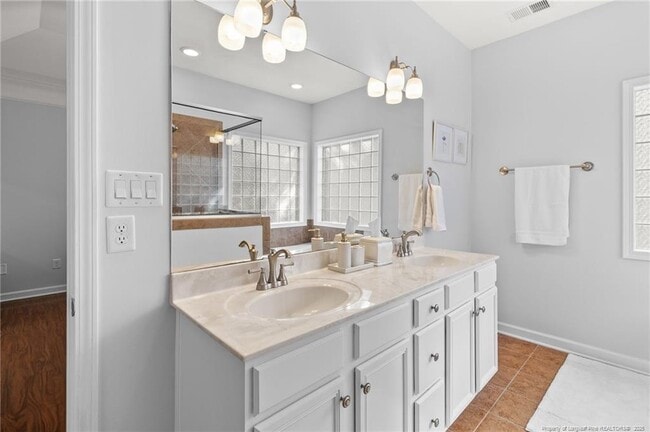 Building Photo - 1321 Braybrooke Pl