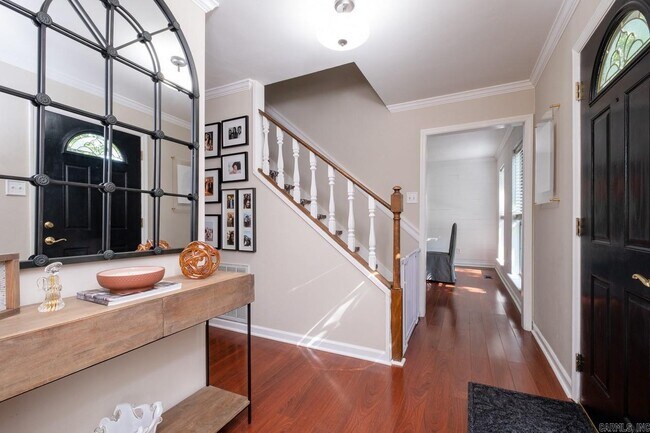 Building Photo - 1720 Jennifer Dr