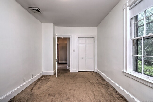 Building Photo - 64 Parker Terrace Ext