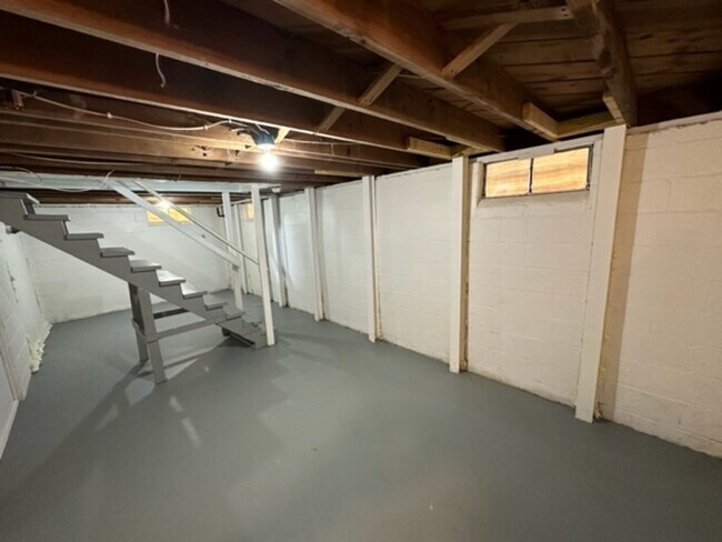 Building Photo - 2629 Grasmere Ave