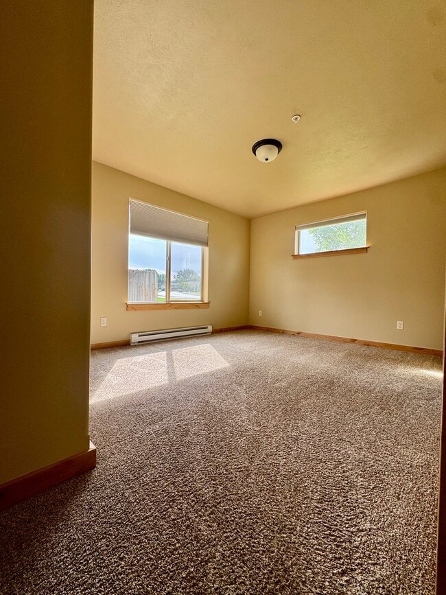 Building Photo - 171 Talon Way