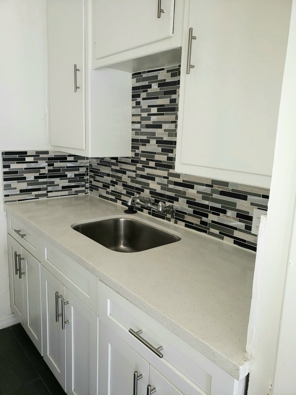 Building Photo - 1909 Beachwood Dr