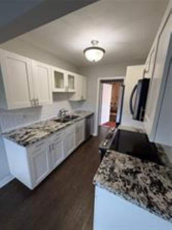 Building Photo - 2591 NE 55th Ct