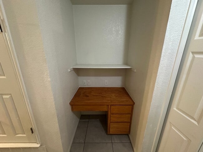 Building Photo - 2609 Vernice Loop