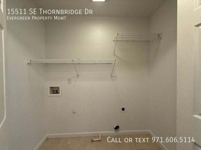 Building Photo - 15511 SE Thornbridge Dr