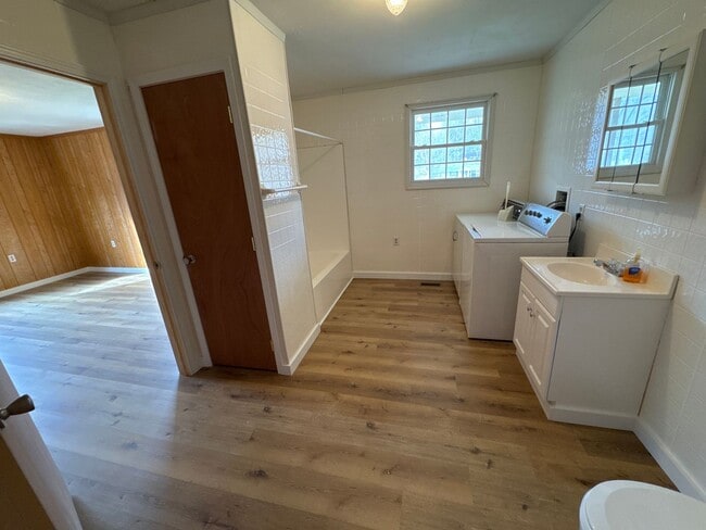 Building Photo - House in Grand Rivers