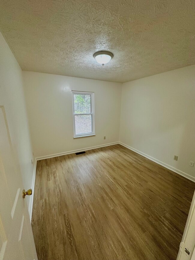 Building Photo - 841 Sylvia Ln