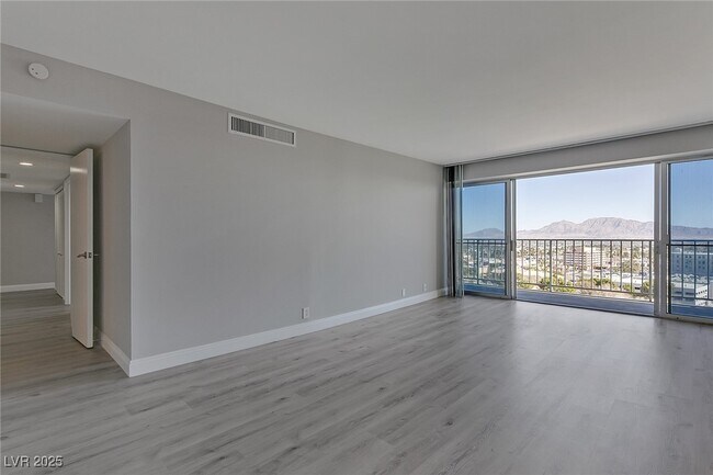 Building Photo - 3111 Bel Air Dr