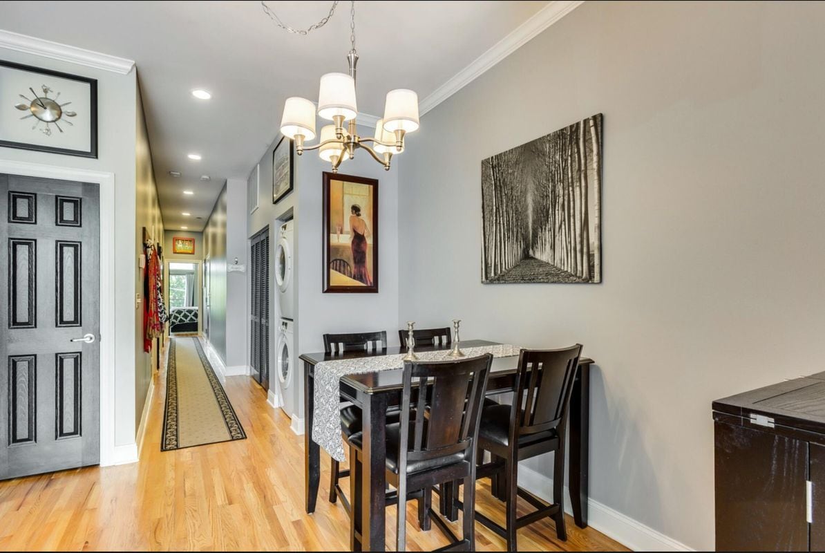 Building Photo - 2740 W Belmont Ave