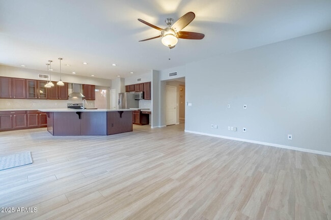 Building Photo - 1153 W Windhaven Ave