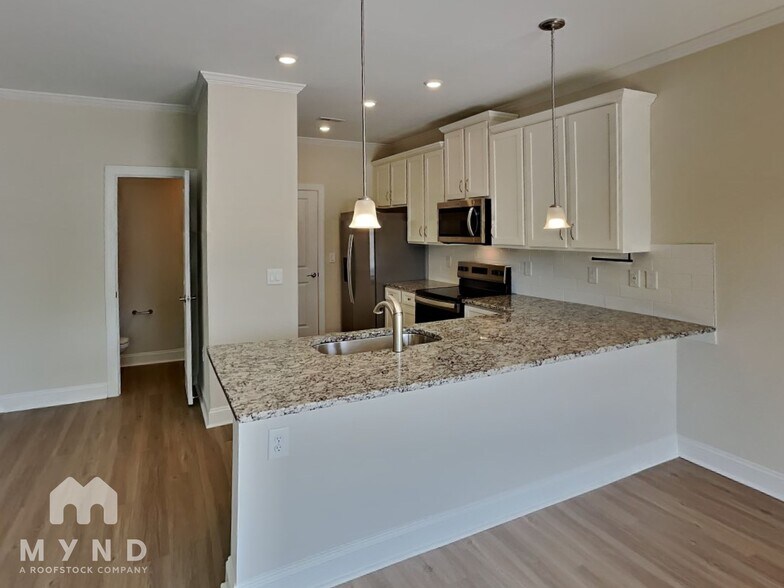 Building Photo - 158 Brixham Lp