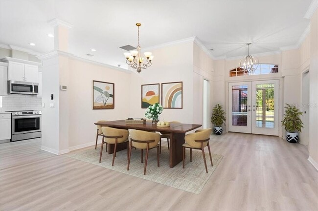 Building Photo - 700 Silk Oak Dr