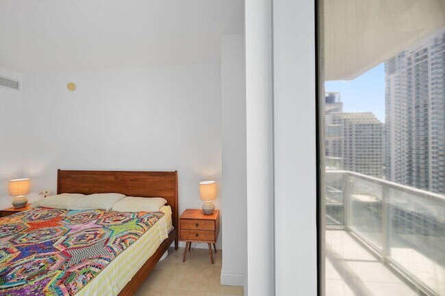 Building Photo - 1050 Brickell Ave