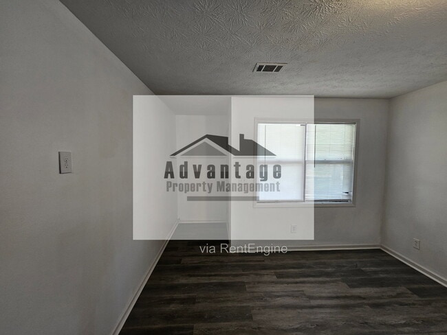 Building Photo - 1521 Pine Cone Ln NW