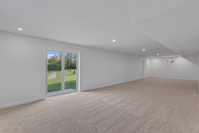 Building Photo - 144 Hanford Ln