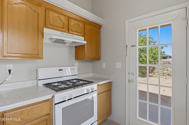 Building Photo - 12353 Tierra Apache Rd